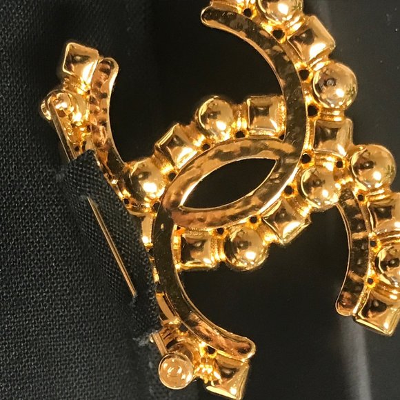 SOLD     CHANEL Metal Crystal Pearl CC Crystal Brooch Gold - Picture 4 of 8